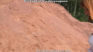 Papa et une fille poilue, Filles nues