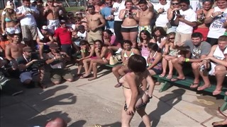 Shake your ass on the beach, Bikini