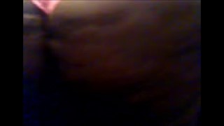 Deux chiffons épais et humides avec un gode dans les deux chattes, Huilé / Huilé
