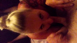 Babes teilen bereitwillig sein Sperma miteinander, Der Arsch