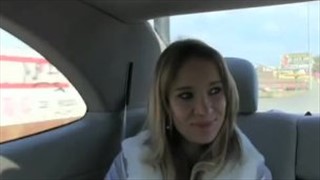 Une petite pause dans le voyage pour un sexe rapide, Jeune Chatte