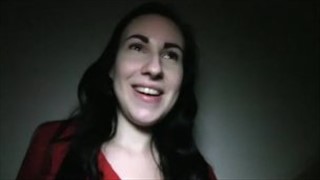 Sexe rapide avec une brune facile, Sexe en public