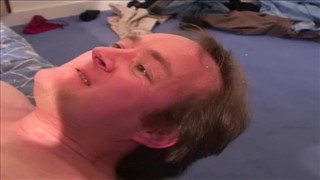 Appartement groupe porno, Rasé