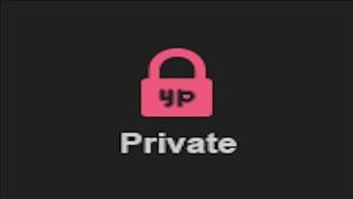 Les bons seins de grand-mère devant une webcam, Tatouage porno