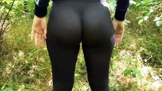 Porno mit einer Superhündin, Große Titten