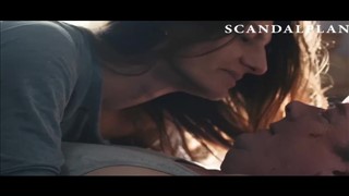 Un étudiant avec un ami chauve, Cool poussins