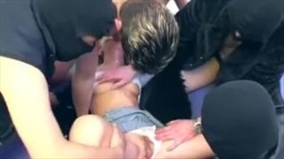 Les bandits ont traité le cupcake durement, Porno dur