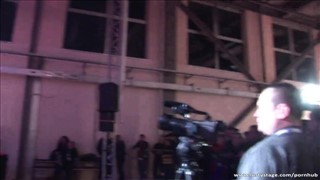 Un grand spectacle d’une milf sur le poteau, Pornhub