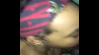 Enfoncer une fille allemande dans un trio, Sur le divan