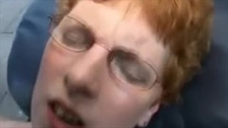 Une amatrice rousse jette un gros cul, Grands-mères