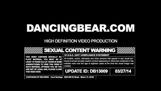 Les poussins de l’enterrement de vie de garçon lèchent la grosse bite de la danseuse, Strip-tease