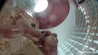 Webcam cachée sous la douche, Huilé / Huilé