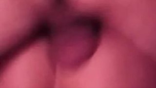 Er streichelt die leckeren Titten und er jerżnie, Reife Milf