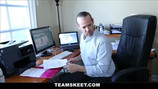 Il met un doigt dans son œil cacao, Rasé