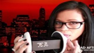 Viola mit der Sonne um den Nabel, Reife Milf