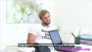 L’agent bave à sa vue, Pornhub