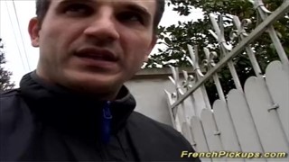 Écolière mignonne en glands, Rasé