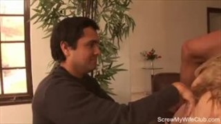 Il a baisé sa femme pour une grande quantité, blondes