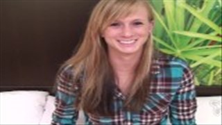 Une nana en leggings en latex, Pornhub