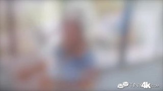 Sexy Elsa Jean est une écolière chaude, Cool poussins