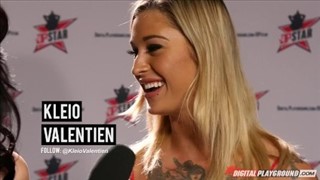 Jenna aime les bites pâles et longues, Gros Seins