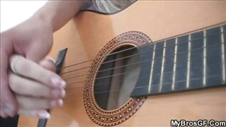 Professeur de guitare, Rasé