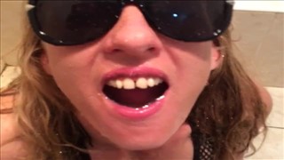 Squirt-Girls vor der Webcam, Der Arsch