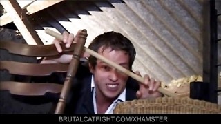 Action rapide dans le grenier avec la bonne, Femme de ménage