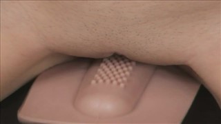 Elle s’est assise sur un jouet sexuel vibrant, Filles nues